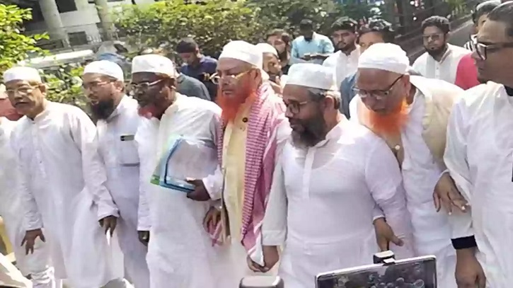 ৫ দাবিতে প্রধান উপদেষ্টার কাছে স্মারকলিপি দিলো জামায়াতসহ ৮ রাজনৈতিক দল