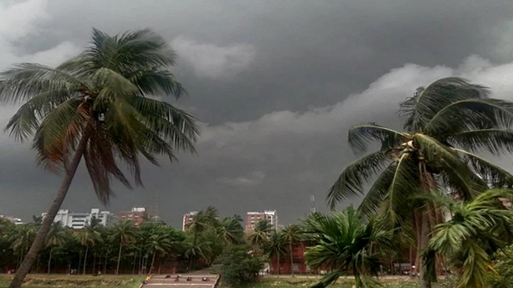 দেশের ১০ জেলায় রাত ১টার মধ্যে,৬০ কিলোমিটার বেগে ঝড়ের আভাস দেশের ১০ জেলায় রাত ১টার মধ্যে,৬০ কিলোমিটার বেগে ঝড়ের আভাস