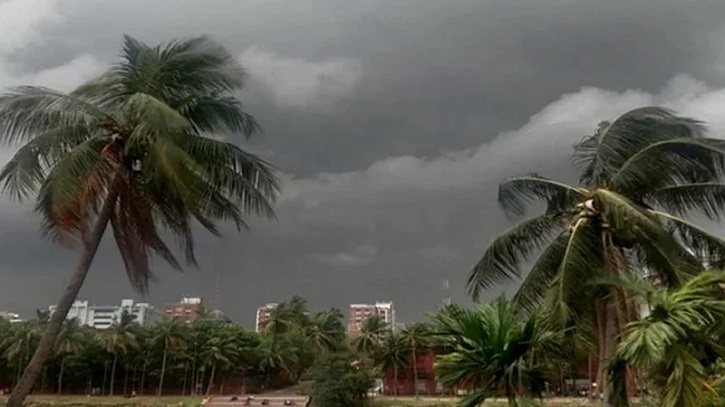 ছয় জেলায় ঝড়ের আভাস, নদীবন্দরে সতর্কতা