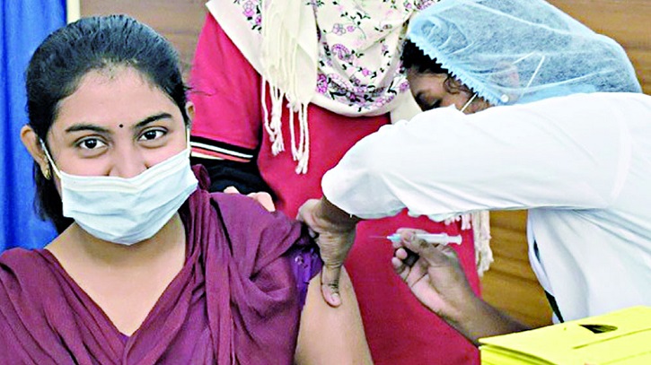 জরায়ু ক্যানসারে আক্রান্তের অর্ধেকের বেশি নারী প্রতি বছর মারা যান জরায়ু ক্যানসারে আক্রান্তের অর্ধেকের বেশি নারী প্রতি বছর মারা যান