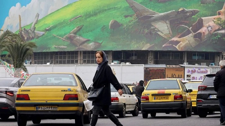 যুক্তরাষ্ট্র-ইসরায়েলের ঘনিষ্ঠ শীর্ষ রাজনীতিকদের গ্রেপ্তার করছে ইরান