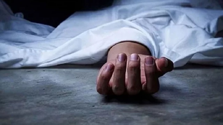 নিজ বাসার খাটের নিচে মিললো কলেজ শিক্ষকের মরদেহ নিজ বাসার খাটের নিচে মিললো কলেজ শিক্ষকের মরদেহ