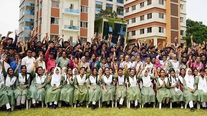 মাইলস্টোনে পাসের হার ৯৯.৮৩ শতাংশ মাইলস্টোনে পাসের হার ৯৯.৮৩ শতাংশ