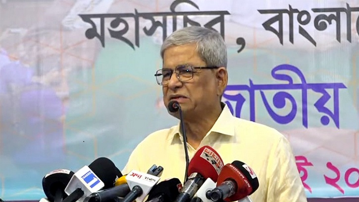 মির্জা ফখরুলকে জড়িয়ে ধরে শিশুটি বলল, ‘আমার মাথার খুলিটা প্লাস্টিক মির্জা ফখরুলকে জড়িয়ে ধরে শিশুটি বলল, ‘আমার মাথার খুলিটা প্লাস্টিক