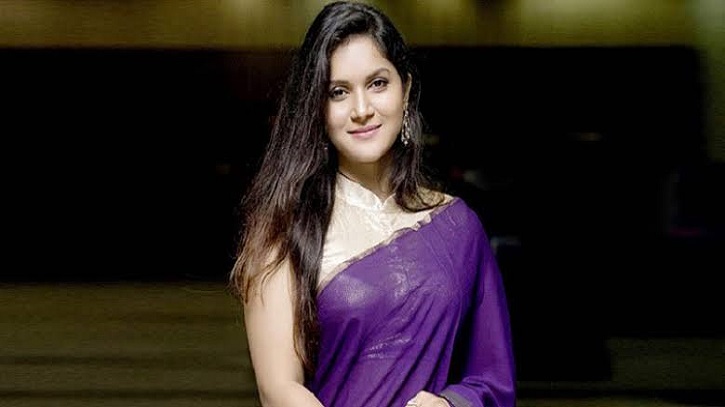 জীবনে নতুন অধ্যায় শুরু করলেন মিথিলা 
