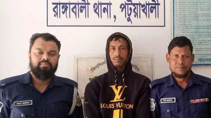 ‘অনৈতিক সম্পর্ক’ দেখে ফেলায় মেয়েকে হত্যা: পুলিশ