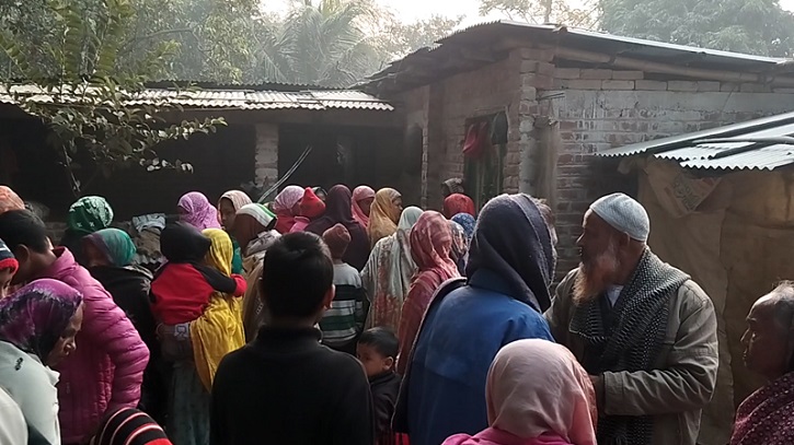 গভীর রাতে ঘরে ঢুকে নৃশংস হামলায় ফুফু নিহত, মুমূর্ষু অবস্থায় ভাতিজ