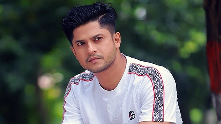 মক্কায় গিয়েও বাজে মন্তব্যের শিকার, জবাব দিলেন নিলয় মক্কায় গিয়েও বাজে মন্তব্যের শিকার, জবাব দিলেন নিলয়