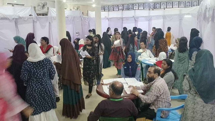 ডাকসুতে প্রায় ৮০ শতাংশ ভোট কাস্ট : নির্বাচন কমিশন ডাকসুতে প্রায় ৮০ শতাংশ ভোট কাস্ট : নির্বাচন কমিশন