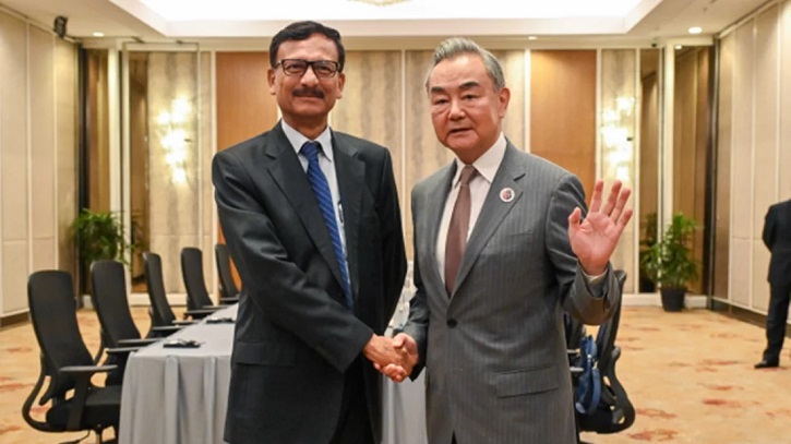 চীন সর্বদা বাংলাদেশের বিশ্বস্ত বন্ধু, প্রতিবেশী ও অংশীদার হতে ইচ্ছুক: ওয়াং ই চীন সর্বদা বাংলাদেশের বিশ্বস্ত বন্ধু, প্রতিবেশী ও অংশীদার হতে ইচ্ছুক: ওয়াং ই