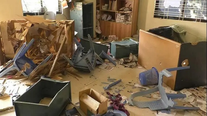 কুষ্টিয়ায় প্রথম আলোর অফিসে হামলা-ভাঙচুর