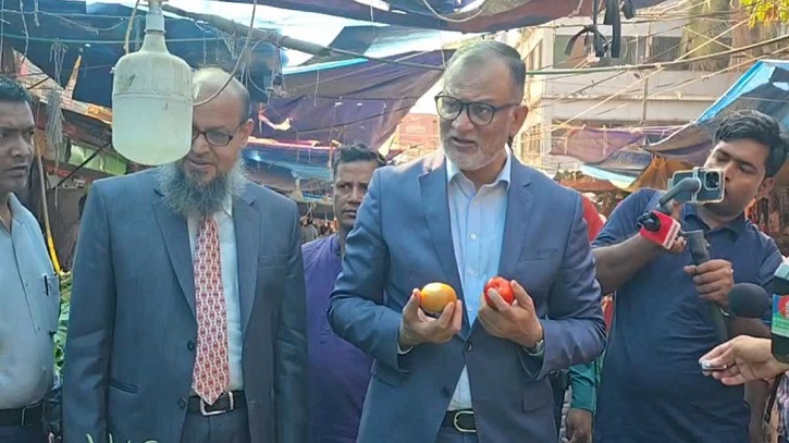 দুই দিনের মধ্যে সয়াবিন তেলের সরবরাহ স্বাভাবিক হবে: উপদেষ্টা দুই দিনের মধ্যে সয়াবিন তেলের সরবরাহ স্বাভাবিক হবে: উপদেষ্টা