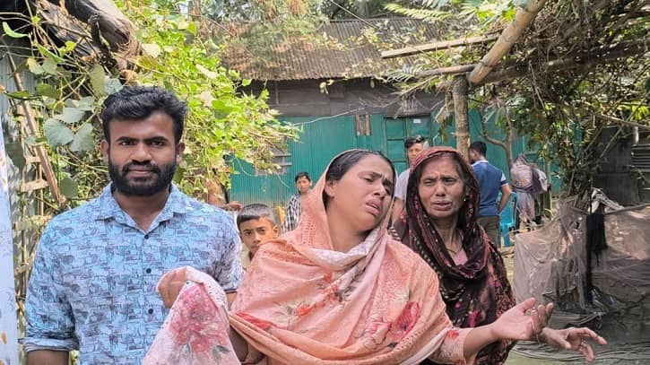 টাকার জন্য নিজ সন্তানকে দত্তক দিয়ে অপহরণের নাটক