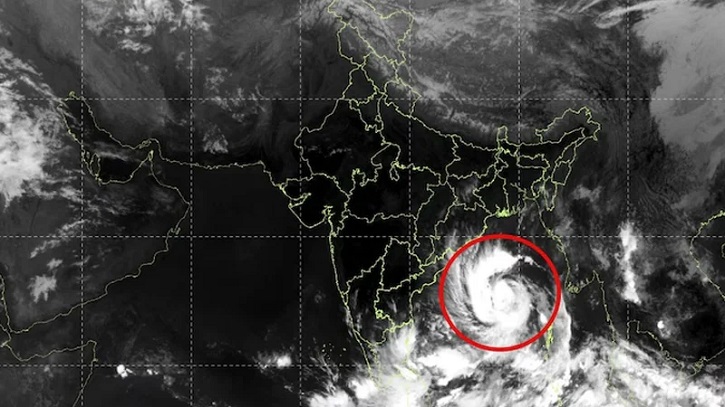 ‘অর্ণবে’ পরিণত গভীর নিম্নচাপ, মধ্যরাতে প্রবল ঘূর্ণিঝড়ের আশঙ্কা ‘অর্ণবে’ পরিণত গভীর নিম্নচাপ, মধ্যরাতে প্রবল ঘূর্ণিঝড়ের আশঙ্কা
