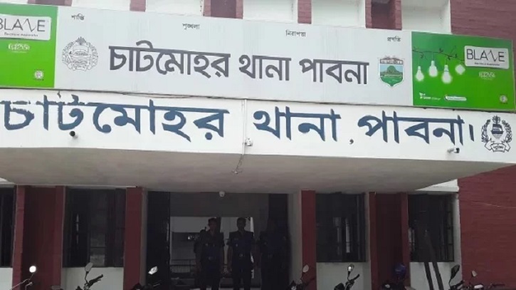 খাবারের প্রলোভনে স্কুলছাত্রীকে বাড়িতে ডেকে ধর্ষণ