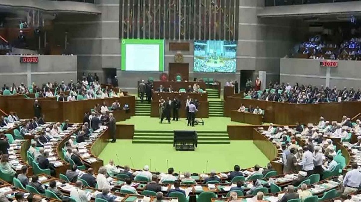 সরকারি চাকরিতে প্রবেশের নতুন বয়স নির্ধারণ