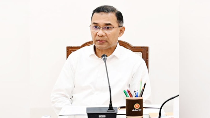 জ্বালানি তেলের মজুদ রোধে কঠোর ব্যবস্থার নির্দেশ প্রধানমন্ত্রীর