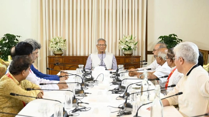 প্রধান উপদেষ্টার সঙ্গে বৈঠকে বিভিন্ন রাজনৈতিক দলের নেতারা প্রধান উপদেষ্টার সঙ্গে বৈঠকে বিভিন্ন রাজনৈতিক দলের নেতারা