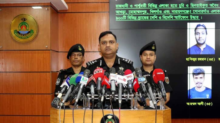 লন্ডন এক্সপ্রেসে আগুনের ঘটনা নাশকতা কি না খতিয়ে দেখছে র‍্যাব