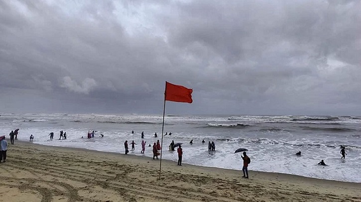 চার বন্দরে ৩ নম্বর সতর্কসংকেত, সারা দেশে বৃষ্টির সম্ভাবনা চার বন্দরে ৩ নম্বর সতর্কসংকেত, সারা দেশে বৃষ্টির সম্ভাবনা