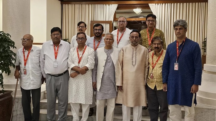 ‘প্রধান উপদেষ্টার সঙ্গে খোলামেলা আলাপ, রাজনৈতিক দলের নেতাদের’ ‘প্রধান উপদেষ্টার সঙ্গে খোলামেলা আলাপ, রাজনৈতিক দলের নেতাদের’
