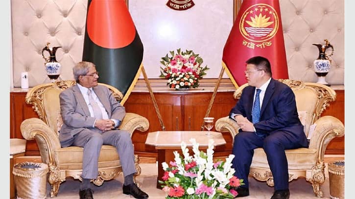 রাষ্ট্রপতির সঙ্গে চীনের রাষ্ট্রদূতের সৌজন্য সাক্ষাৎ রাষ্ট্রপতির সঙ্গে চীনের রাষ্ট্রদূতের সৌজন্য সাক্ষাৎ