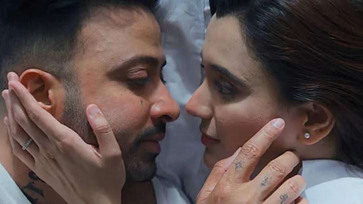 প্রত্যাশিত সাড়া না পাওয়া ‘রকস্টার’ এবার ওটিটিতে প্রত্যাশিত সাড়া না পাওয়া ‘রকস্টার’ এবার ওটিটিতে