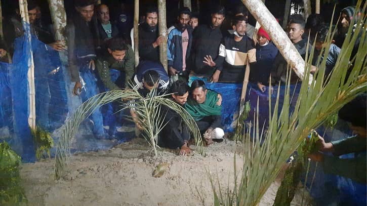 স্ত্রী-সন্তানের কবর জিয়ারত করলেন ছাত্রলীগের সেই সাদ্দাম