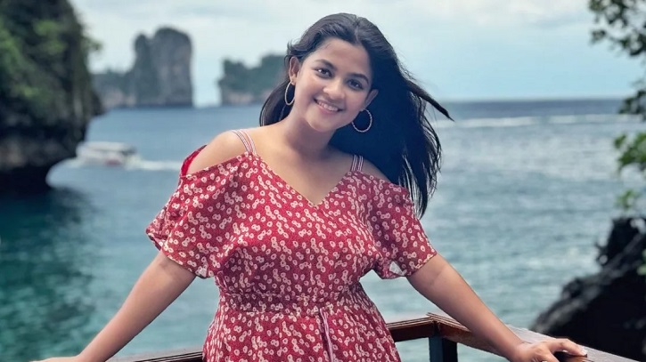 হঠাৎ যে কারণে ভক্তদের সাবধান করলেন সাদিয়া আয়মান হঠাৎ যে কারণে ভক্তদের সাবধান করলেন সাদিয়া আয়মান
