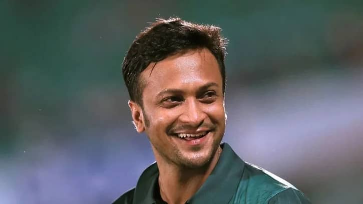 আওয়ামী লীগের মনোনয়ন ফরম কিনলেন সাকিব আওয়ামী লীগের মনোনয়ন ফরম কিনলেন সাকিব