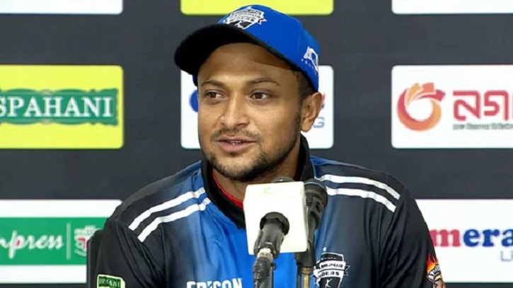 ‘সাকিব ভুয়া’ স্লোগানে উত্তাল সাগরিকার গ্যালারি ‘সাকিব ভুয়া’ স্লোগানে উত্তাল সাগরিকার গ্যালারি