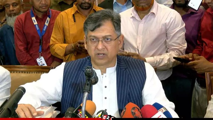 দক্ষিণ বা উত্তরপন্থী নয়, বিএনপি মধ্যপন্থী দল: সালাহউদ্দিন আহমদ দক্ষিণ বা উত্তরপন্থী নয়, বিএনপি মধ্যপন্থী দল: সালাহউদ্দিন আহমদ