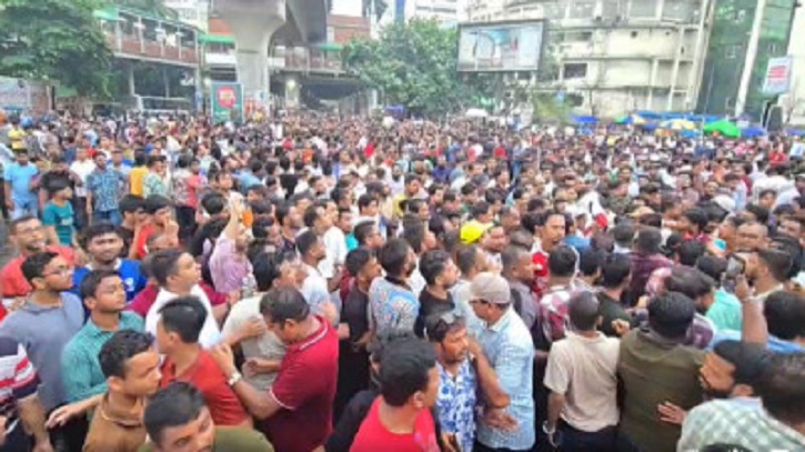 শাহবাগ মোড় অবরোধ করলো স্বেচ্ছাসেবক দল শাহবাগ মোড় অবরোধ করলো স্বেচ্ছাসেবক দল