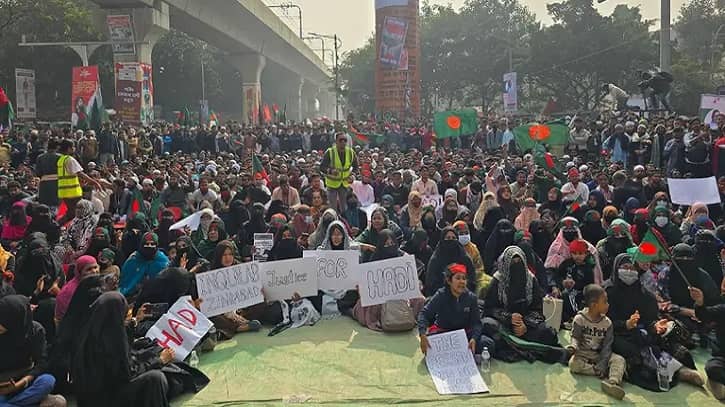 আবারও শাহবাগ মোড়ে ইনকিলাব মঞ্চের অবস্থান