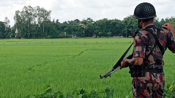 সীমা লঙ্ঘন করে কাঁটাতারের বেড়া স্থাপন চেষ্টা,বিজিবির বাধা সীমা লঙ্ঘন করে কাঁটাতারের বেড়া স্থাপন চেষ্টা,বিজিবির বাধা