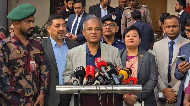 কেন্দ্র দখলের চেষ্টা করলে কাউকে ছাড় দেয়া হবে না: স্বরাষ্ট্র উপদেষ্টা