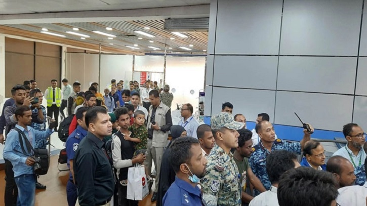 সুদান থেকে জেদ্দা হয়ে আরও ২৩৯ প্রবাসী দেশে ফিরলেন সুদান থেকে জেদ্দা হয়ে আরও ২৩৯ প্রবাসী দেশে ফিরলেন