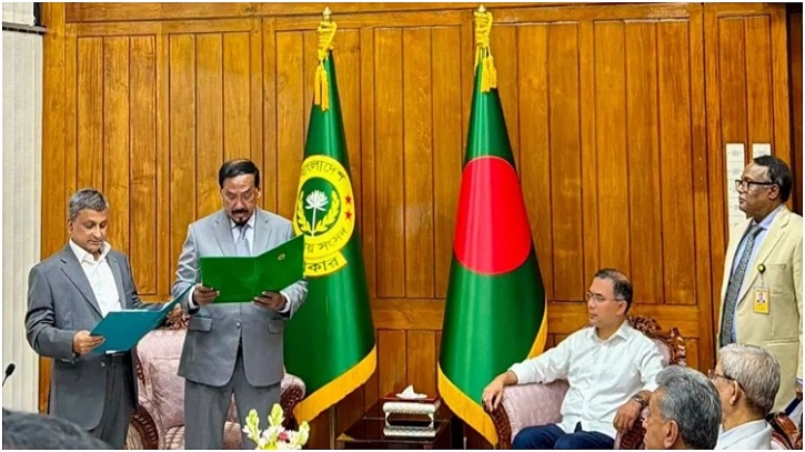 চট্টগ্রাম-২ আসনের সংসদ সদস্য হিসেবে শপথ নিলেন সারোয়ার আলমগীর