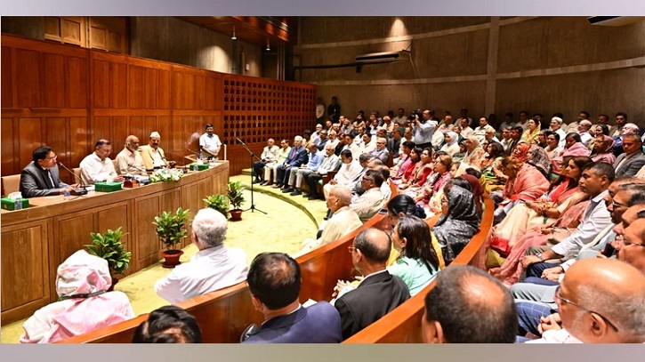 প্রধানমন্ত্রীর সভাপতিত্বে সরকারদলীয় এমপিদের বৈঠক