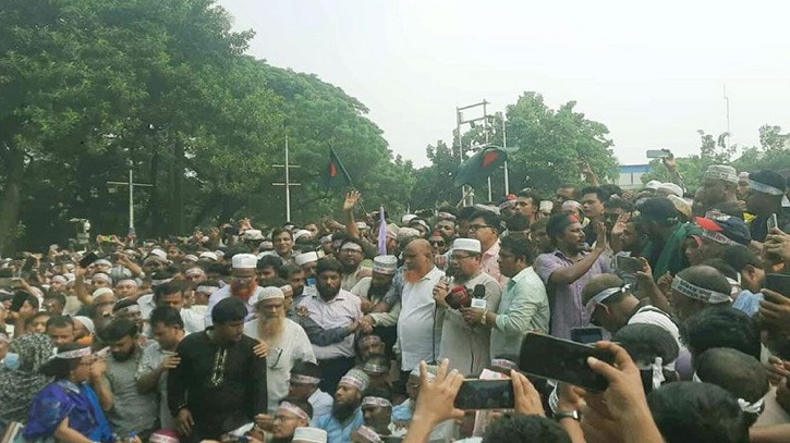 ‘লং মার্চ টু যমুনা’ স্থগিত, নতুন কর্মসূচি দিলেন শিক্ষকরা ‘লং মার্চ টু যমুনা’ স্থগিত, নতুন কর্মসূচি দিলেন শিক্ষকরা