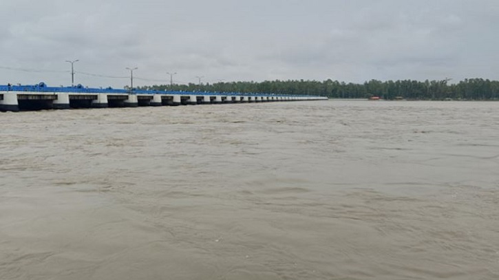 নীলফামারীতে বিপৎসীমা ছুঁয়েছে তিস্তার পানি নীলফামারীতে বিপৎসীমা ছুঁয়েছে তিস্তার পানি