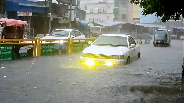 রেকর্ড বৃষ্টিপাত, পানিতে ভাসছে রাজশাহী রেকর্ড বৃষ্টিপাত, পানিতে ভাসছে রাজশাহী