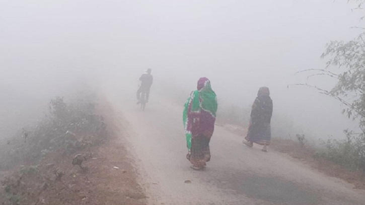 বাড়ছে শীতের তীব্রতা, তেঁতুলিয়ায় তাপমাত্রা ১২ ডিগ্রির ঘরে