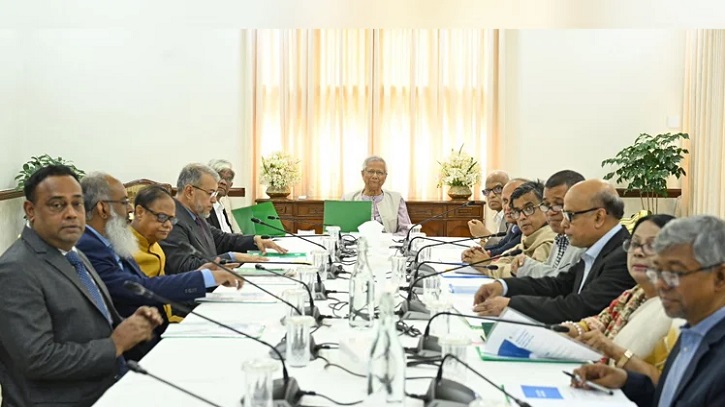 প্রধান উপদেষ্টার নেতৃত্বে দেশের অর্থনৈতিক অগ্রগতি নিয়ে বৈঠক