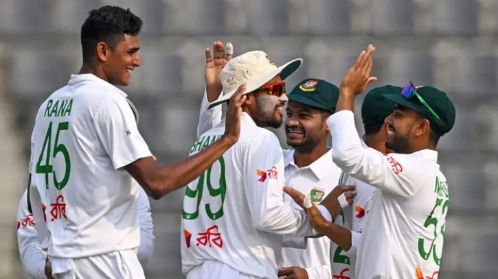 চা বিরতির পর জোড়া শিকার মিরাজের চা বিরতির পর জোড়া শিকার মিরাজের